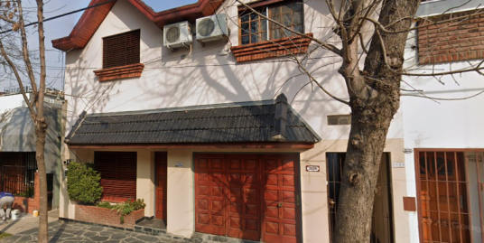 P. H. Frente!! Sin Expensas!! Garage!! 85m2.-